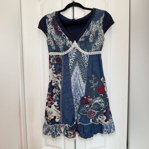 Kessley - Casual Vacation Beachy Summery Floral Blue Denim Mini Dress in Size S